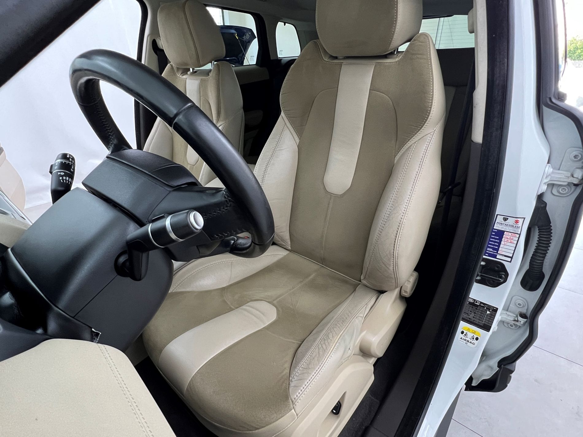 Range Rover Evoque 5p 2.2 td4 Pure 150cv - Autosani